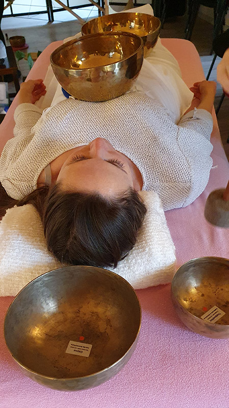 Massage sonore avec bols tibétains